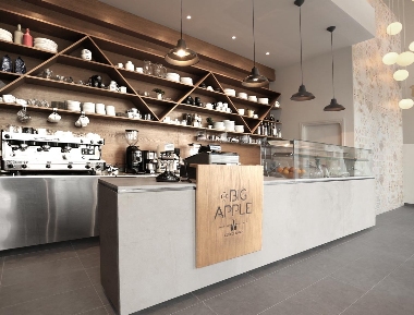 THE BIG APPLE CAFE'