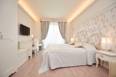 THEME SUITES CONSOLINI HOTELS