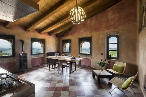 Restauro d'autore nella patria del Barolo