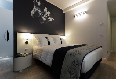HOLIDAY INN MILAN NORD ZARA