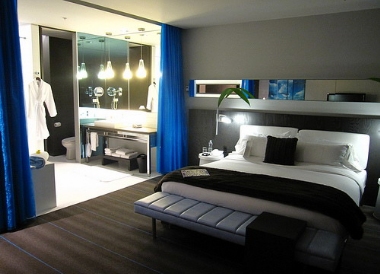 W MONTREAL