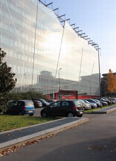 THE GLASS BUILDING