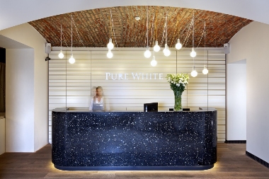 PURE WHITE HOTEL