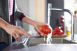 Design e funzionalità in cucina con i lavelli e le rubinetterie hansgrohe
