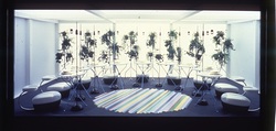 La ricostruzione della “Salle à Manger” realizzata da Achille Castiglioni nel 1984 per la mostra “Mobili italiani” a Tokyo