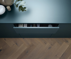 REHAU amplia i colori della collezione RAUVISIO crystal Pure