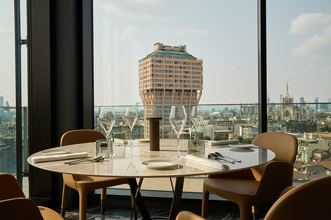 Pedrali per Orizzonti il nuovo ristorante panoramico di Milano