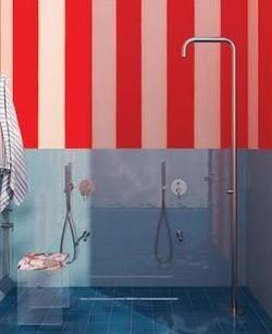 Damast firma una nuova proposta di colonna doccia outdoor