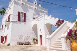 Masseria Torre Coccaro  e Coccaro Beach Club acquisiti da LE GRAAL
